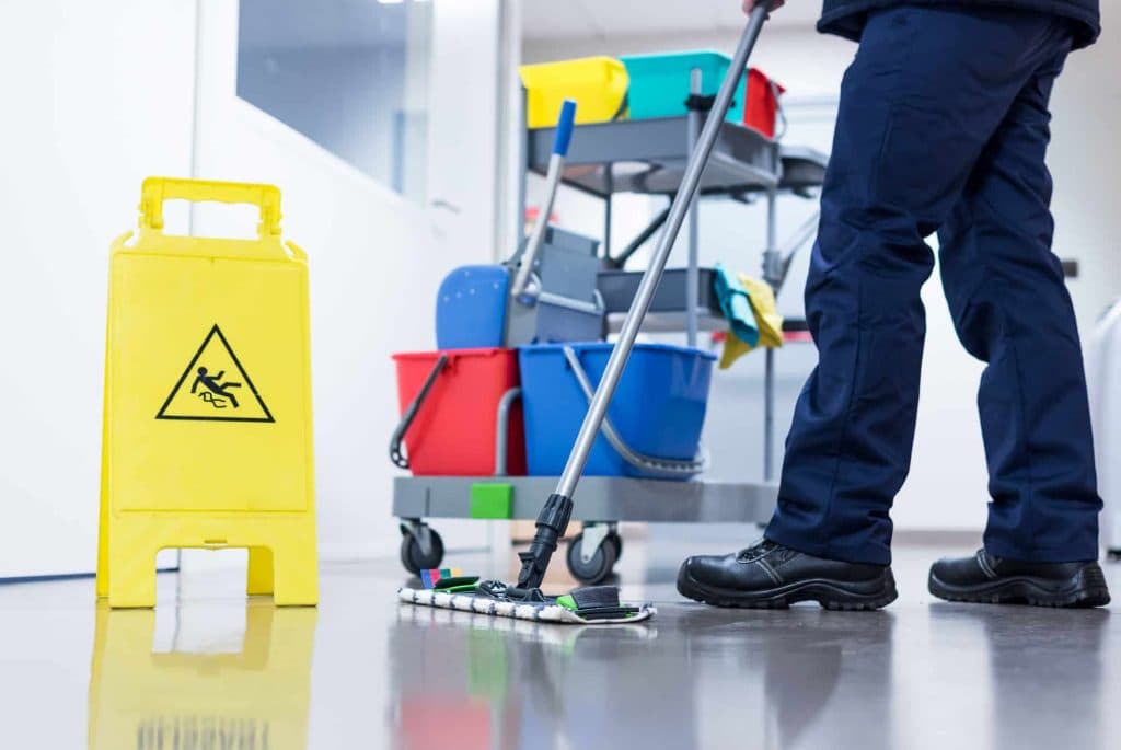 Dachreinigung für langfristigen Schutz und gepflegte Dächer