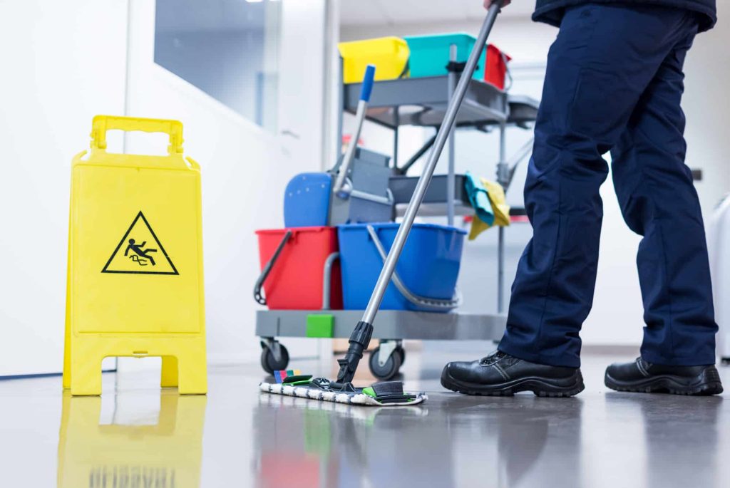 Dachreinigung für langfristigen Schutz und gepflegte Dächer